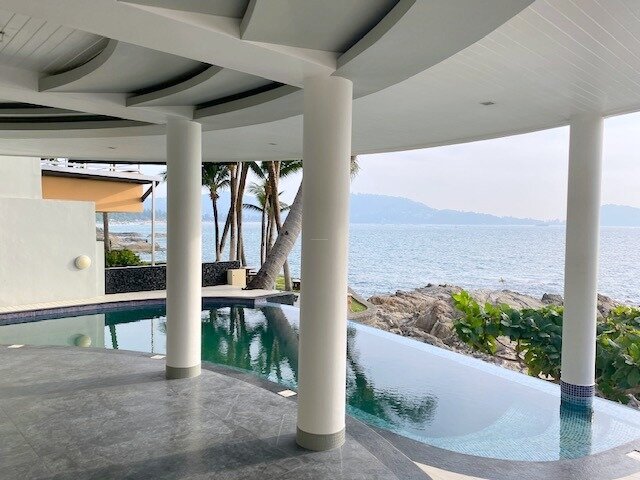 Phänomenale Beachfront Villa mit unglaublichen 180° Panoramblick auf die herrliche Bucht von Patong