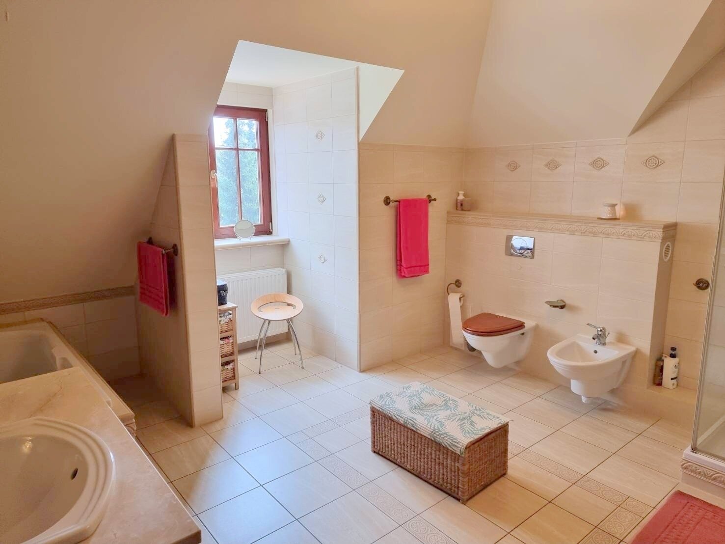 Exklusive Perle mit viel Charme am Stettiner Haff auf großzügigen Grundstück! Provisionsfrei!