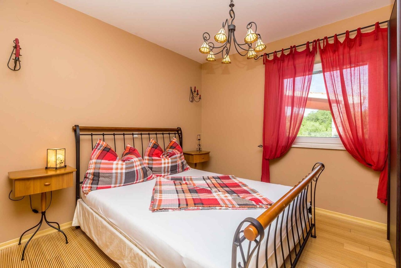 Kroatien! Insel Krk! Traumhaftes Ferienhaus mit Pool in ruhiger Lage