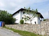 Landschaftstypisches Einfamilienhaus mit Einliegerwohnung