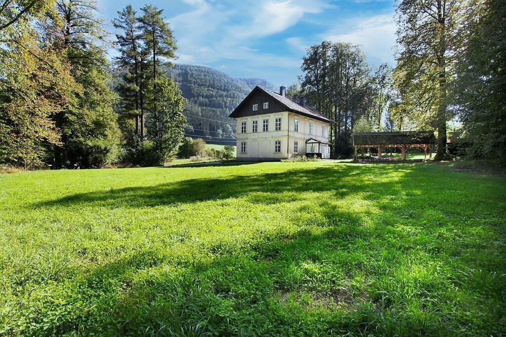 Österreich! Rarität! Top saniertes Forsthaus der Rothschilds