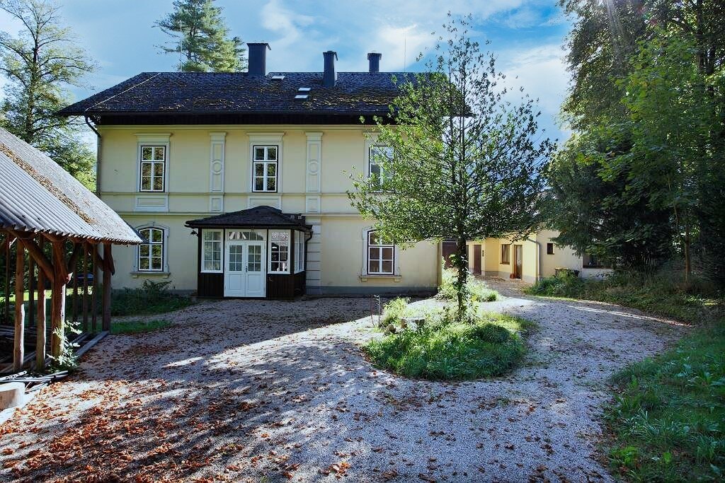 Österreich! Rarität! Top saniertes Forsthaus der Rothschilds