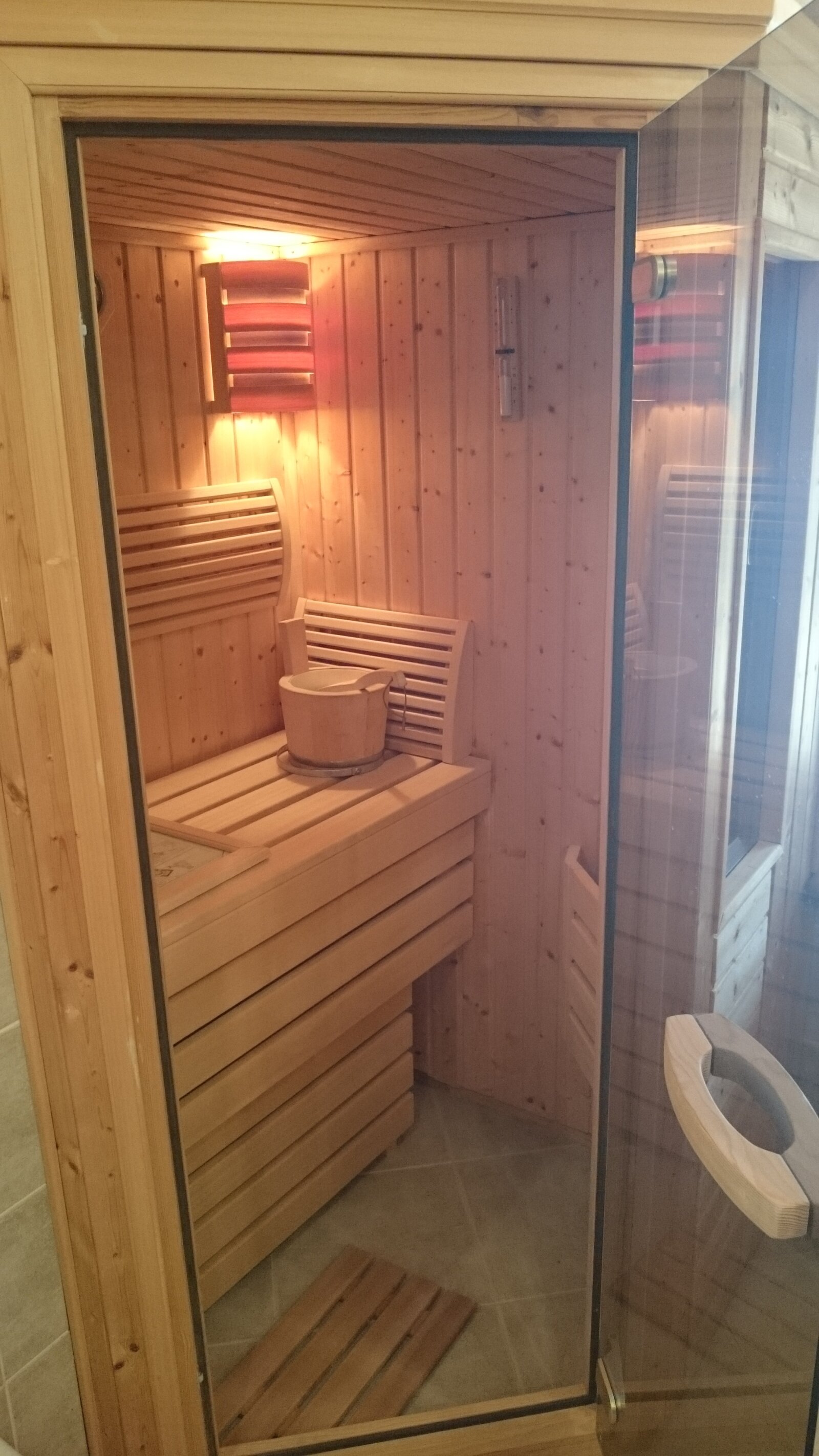 Luxuriöses Wohnen mit Einliegerwohnung und Pool - Ihre Wohlfühloase nahe der deutschen Grenze!