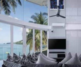 Phänomenale Beachfront Villa mit unglaublichen 180° Panoramblick auf die herrliche Bucht von Patong