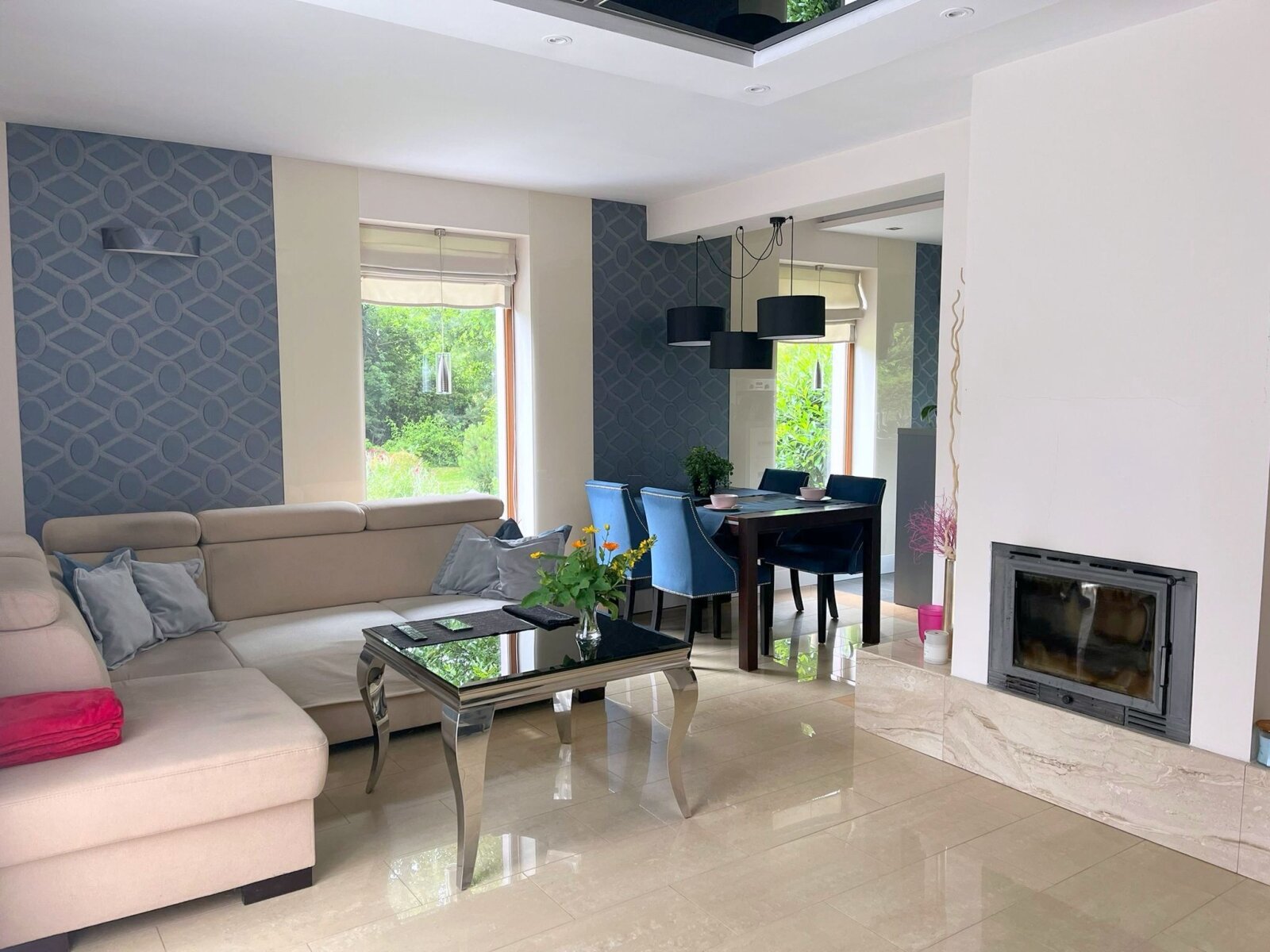 Smartes energieautarkes Einfamilienhaus in grüner Idylle