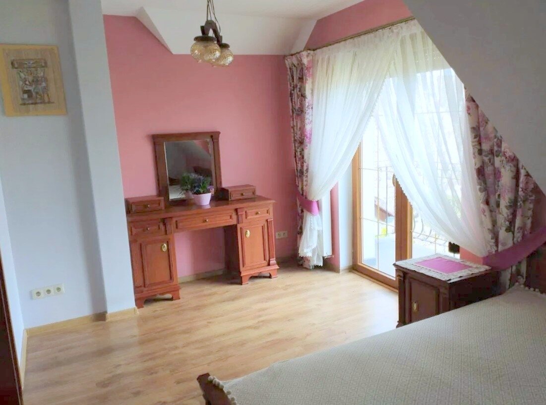 Energiebewusstes Einfamilienhaus in verkehrsgünstiger, ruhiger Lage