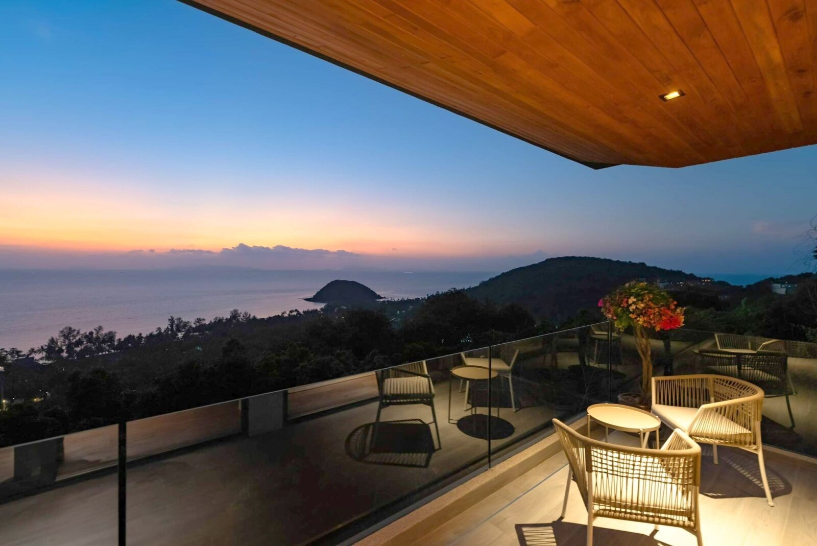 Opulente Residenz auf Koh Samui mit Meerblick und Pool