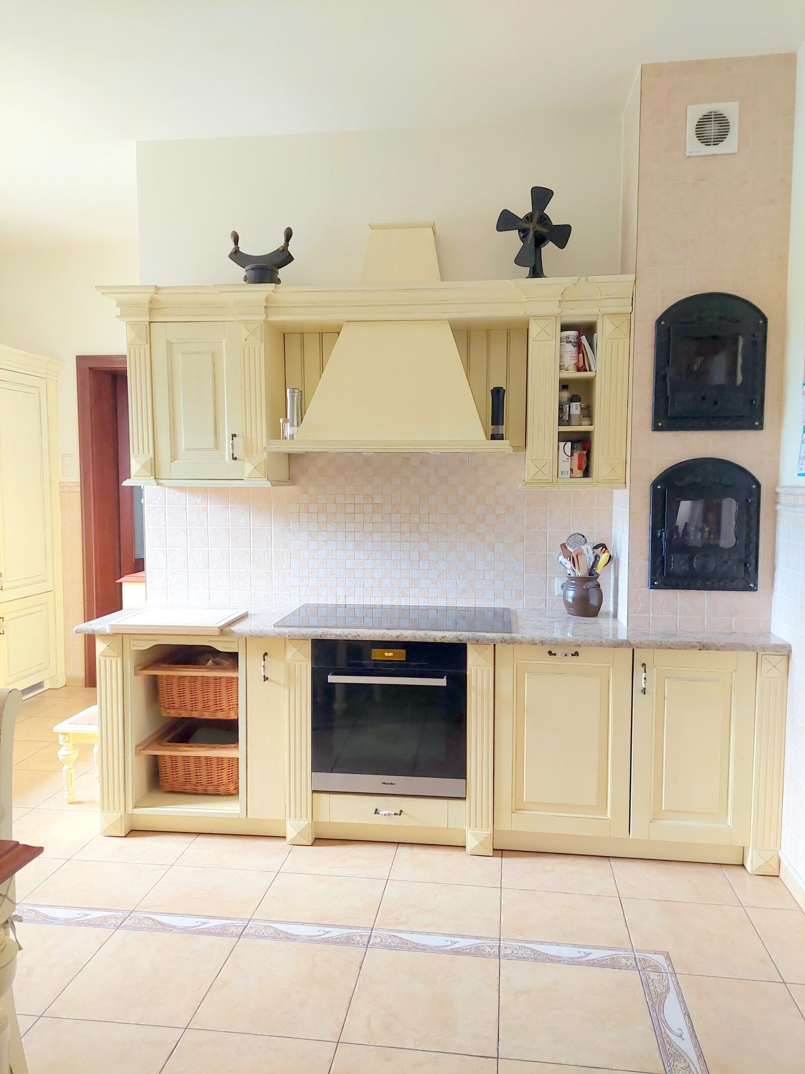 Exklusive Perle mit viel Charme am Stettiner Haff auf großzügigen Grundstück! Provisionsfrei!