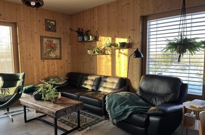 Massiver Öko- Bungalow aus Mondholz an der Mysliborzer Seenplatte