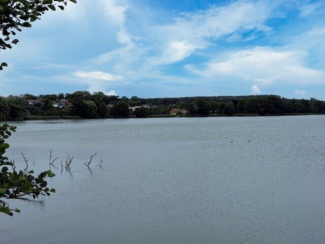 Traumhaften Wassergrundstück mit Apartmenthaus an der Lebuser Seenplatte