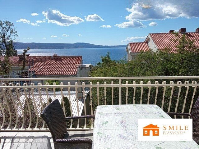 Kroatien!Ansprechendes Apartmenthaus mit Meerblick in Crikwenica