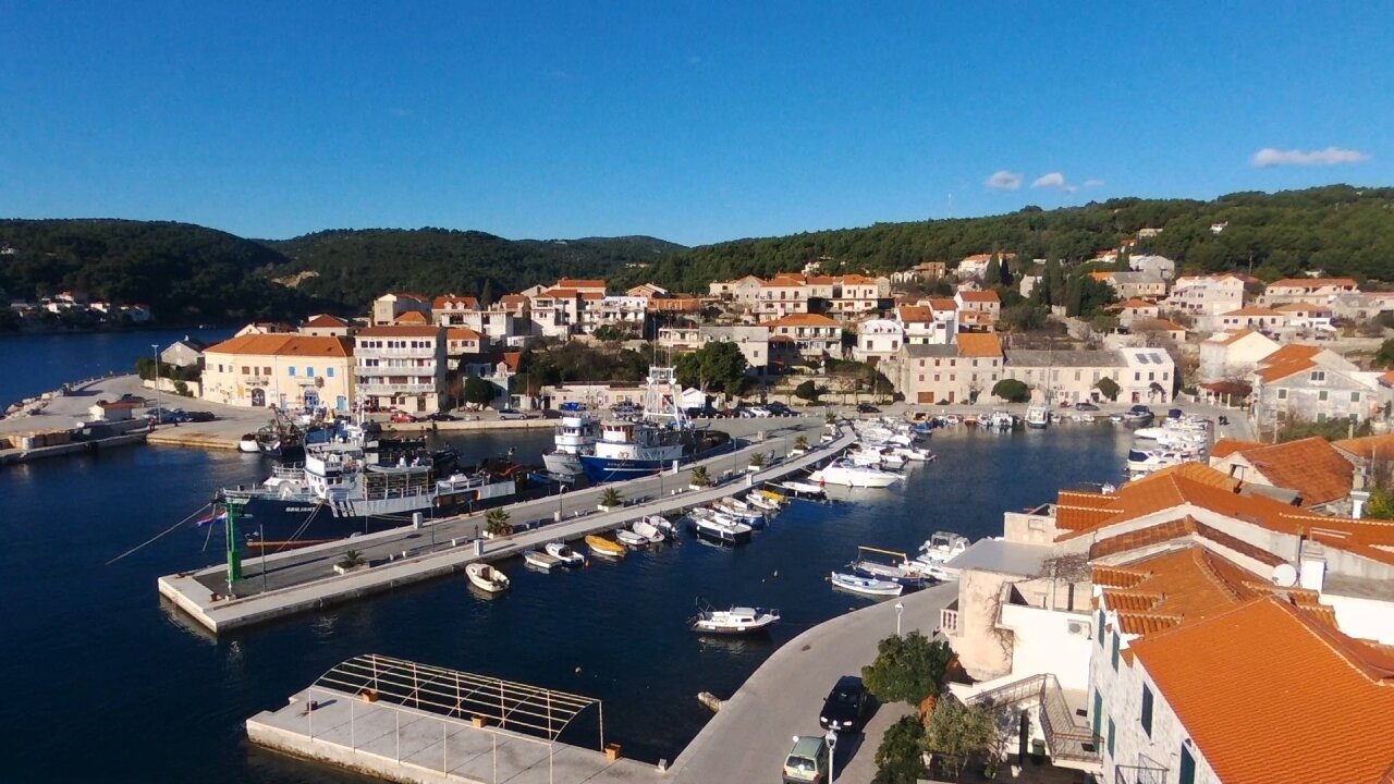 Hochwertiges 4 Zimmer Apartment in exponierter Lage auf der Insel Brac