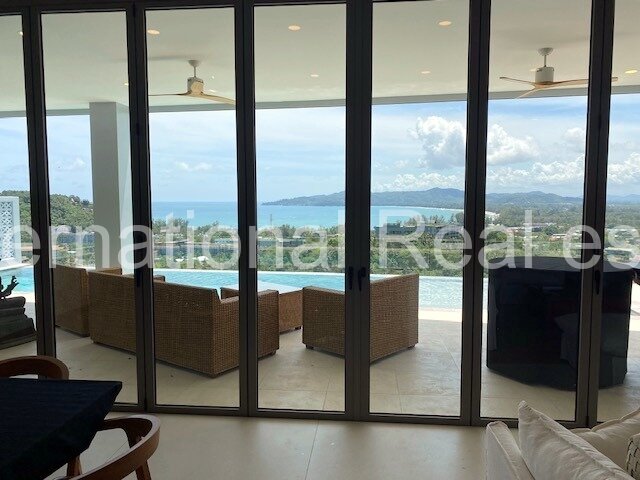 Exklusives Apartment mit Pool und Blick auf das Meer, möbliert
