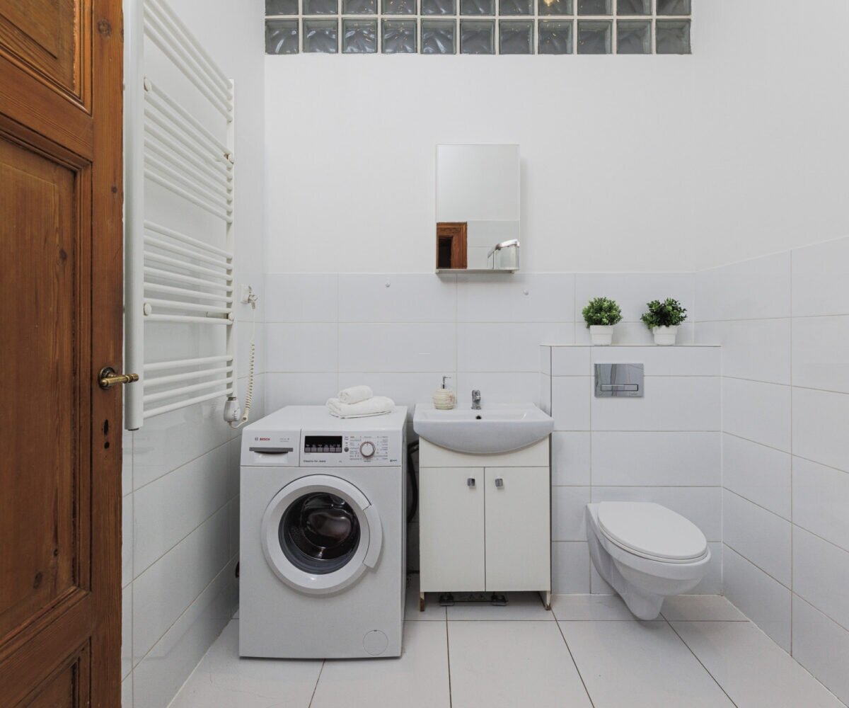 Polen! Wroclaw(Breslau) Sanierte 4 Zimmer Wohnung in gepflegtem Altbau