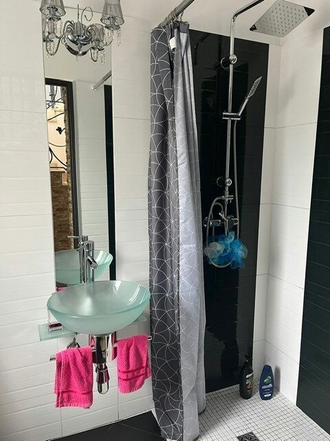 Smartes energieautarkes Einfamilienhaus in grüner Idylle