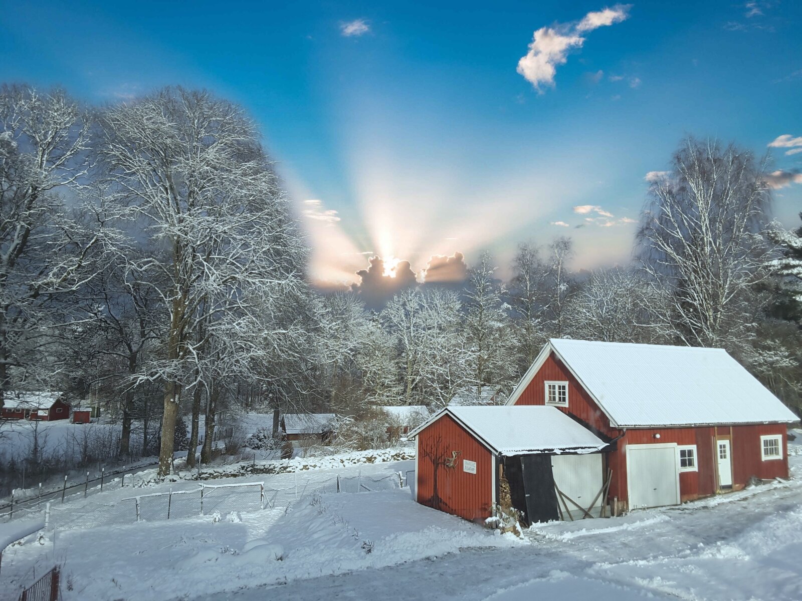 Idyllisches Wohnen im 3 Seitenhof mit Gästehaus am See in Südschweden