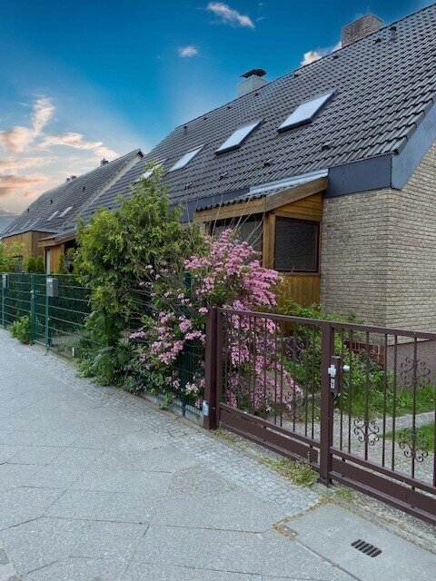 Ihr Traumhaus in Lichtenrade – Modern, komfortabel und einladend!