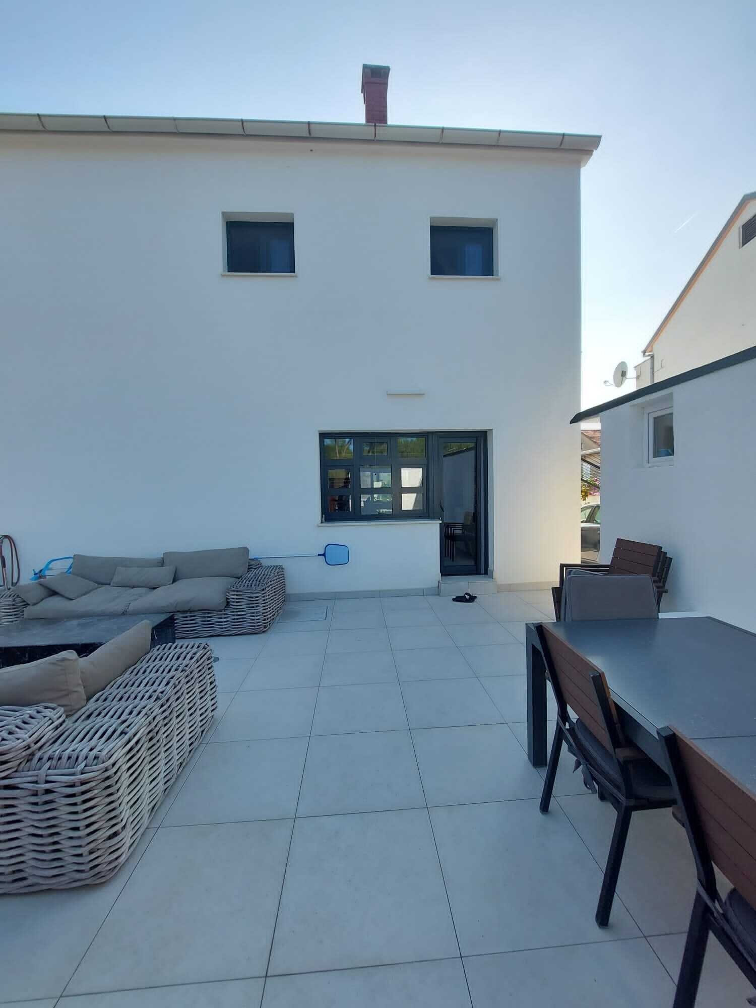 Anmutiges 1-2 Familienhaus in Biograd na Muro mit Pool und Garten