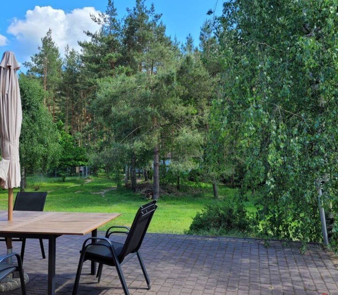 Energieautarkes Passivhaus in grüner Umgebung am See