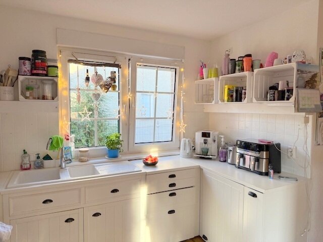 Ein Zuhause voller Lebensfreude: Provisionsfreies Familienhaus mit Pool und modernen Annehmlichkeiten