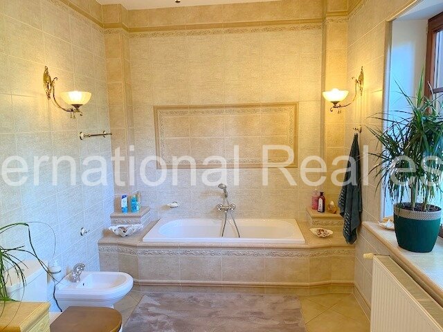 Exklusive Residenz mit großem Grundstück in Stettin, provisionsfrei