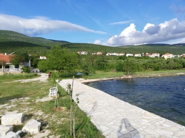 2 Familienhaus mit Meerblick, Nähe Zadar