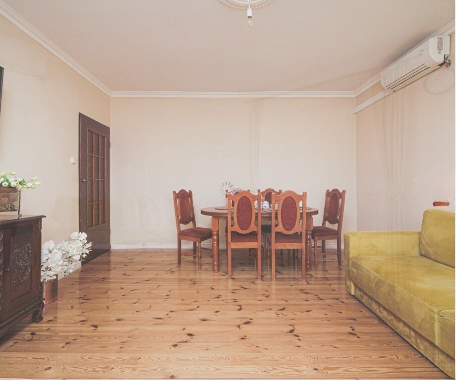 Helle, geräumige Wohnung im Herzen von Breslau(Wroclaw) mit Balkon