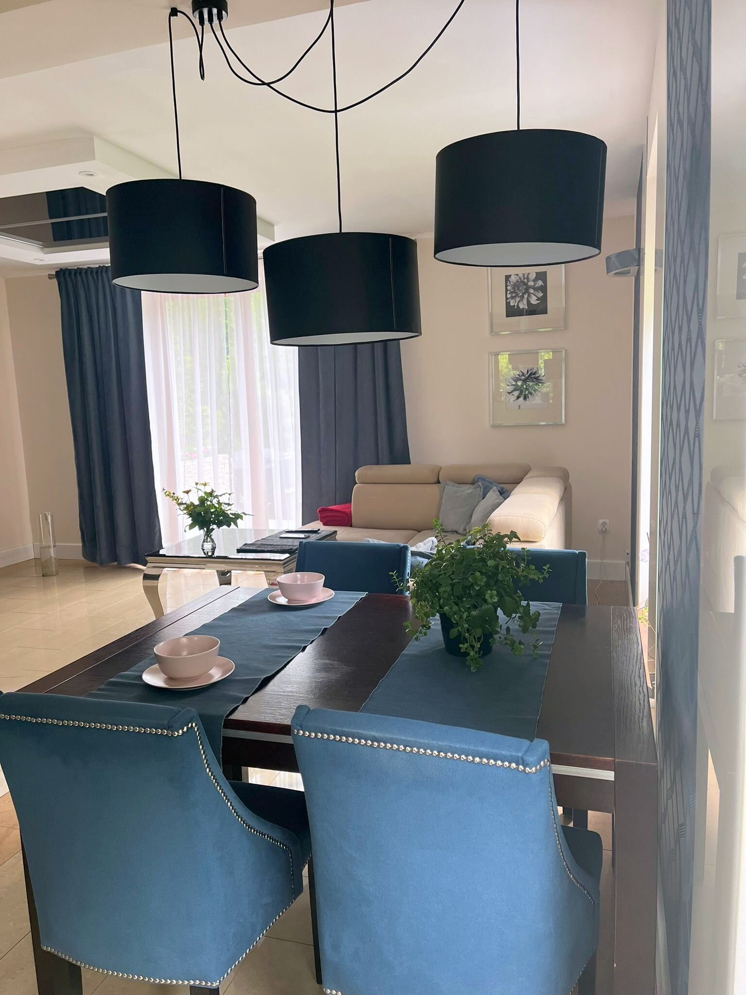 Smartes energieautarkes Einfamilienhaus in grüner Idylle