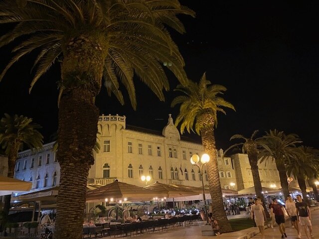 Kroatien! Trogir! Großzügiges Apartment mit 2 Balkonen und Garage