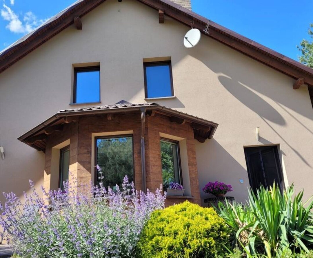 Energieautarkes Passivhaus in grüner Umgebung am See