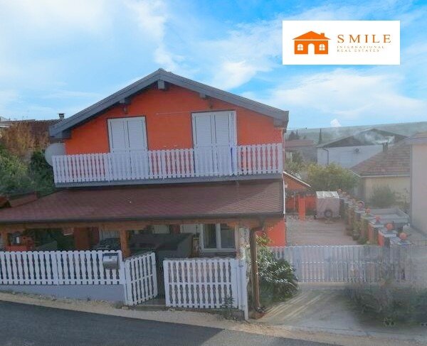 2 Familienhaus mit Meerblick, Nähe Zadar