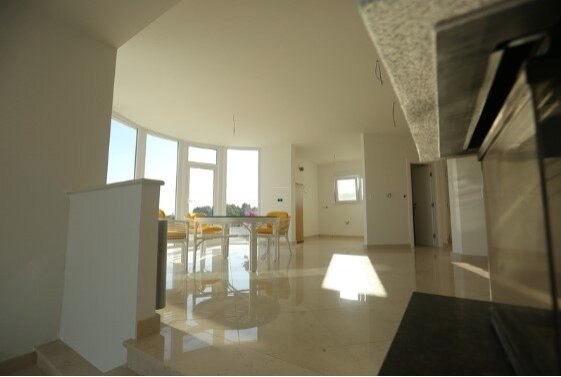 Kroatien! Überzeugende Villa mit Pool und Panoramablick!